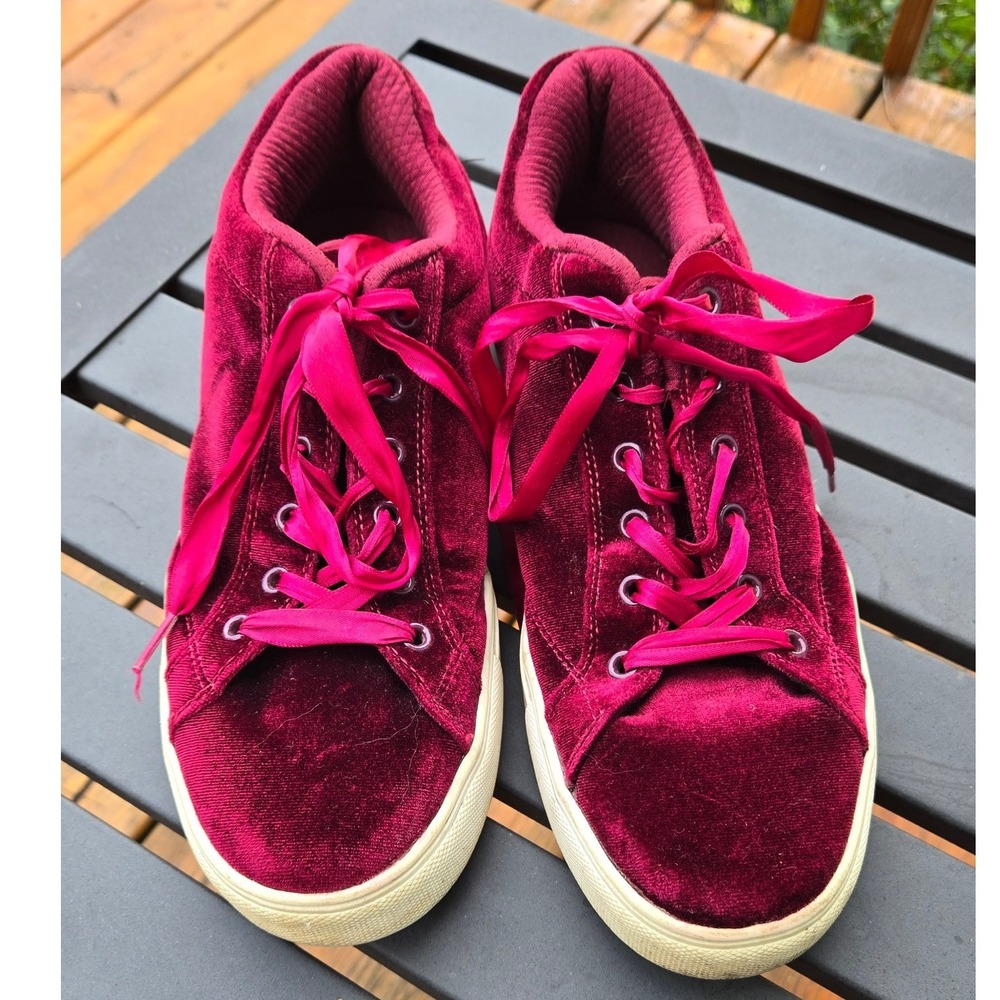 Fila Womens Velvet Low Top Sneakers Burgundy Ribbon Lace Size 10